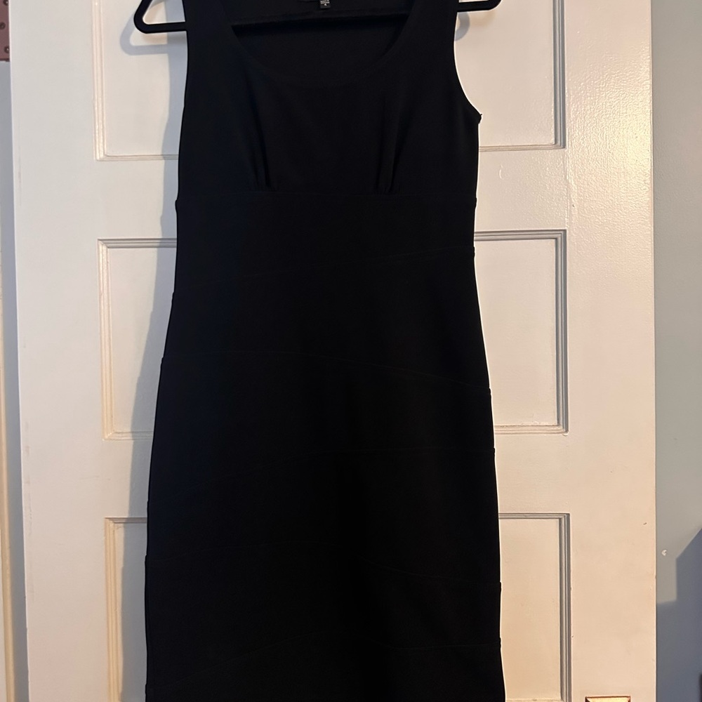Elegant Black Sleeveless Dress
